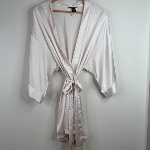 Victorias Secret Satin Robe M/L Blush Pink Kimono Lounge Lingerie Luxury Bridal - Picture 2 of 11